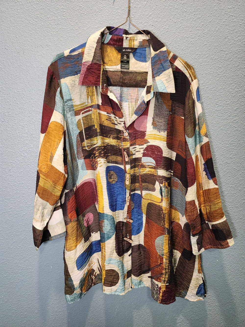 Multicolor Abstract Print Button-Front Women’s Top